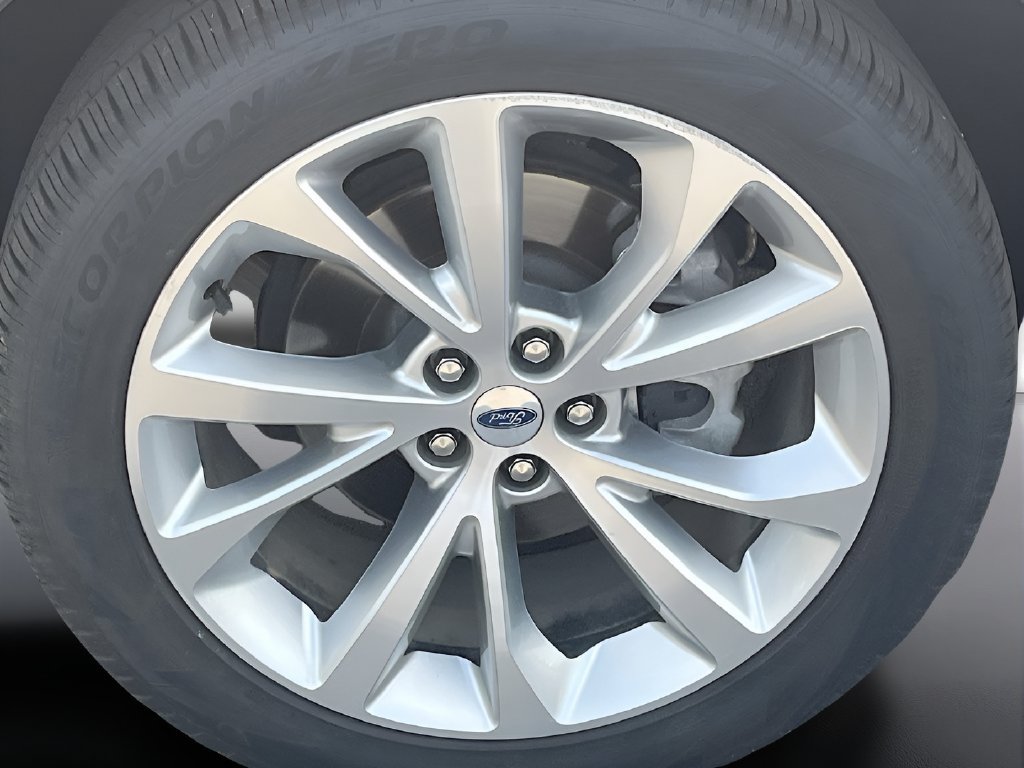 Used 2025 Ford Explorer Platinum w/ Ultimate Package AWD/4WD image 32