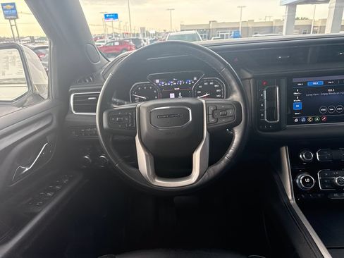 Used 2021 GMC Yukon Denali w/ Denali Premium Package AWD/4WD image 17