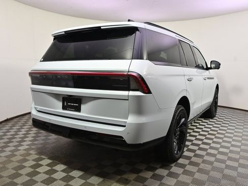 New 2026 Lincoln Navigator Reserve w/ Jet Appearance Package image 6