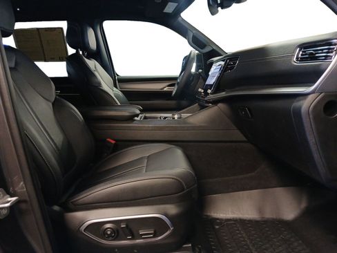 Used 2025 Jeep Wagoneer Series II image 15