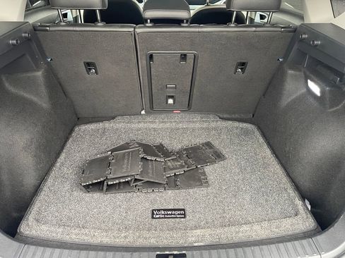 Used 2025 Volkswagen Taos SE image 12