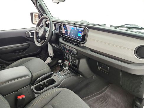 Used 2024 Jeep Wrangler Unlimited AWD/4WD image 21