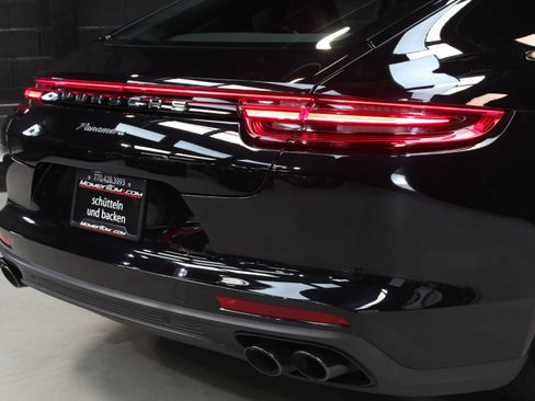 Used 2018 Porsche Panamera 4 AWD/4WD image 14