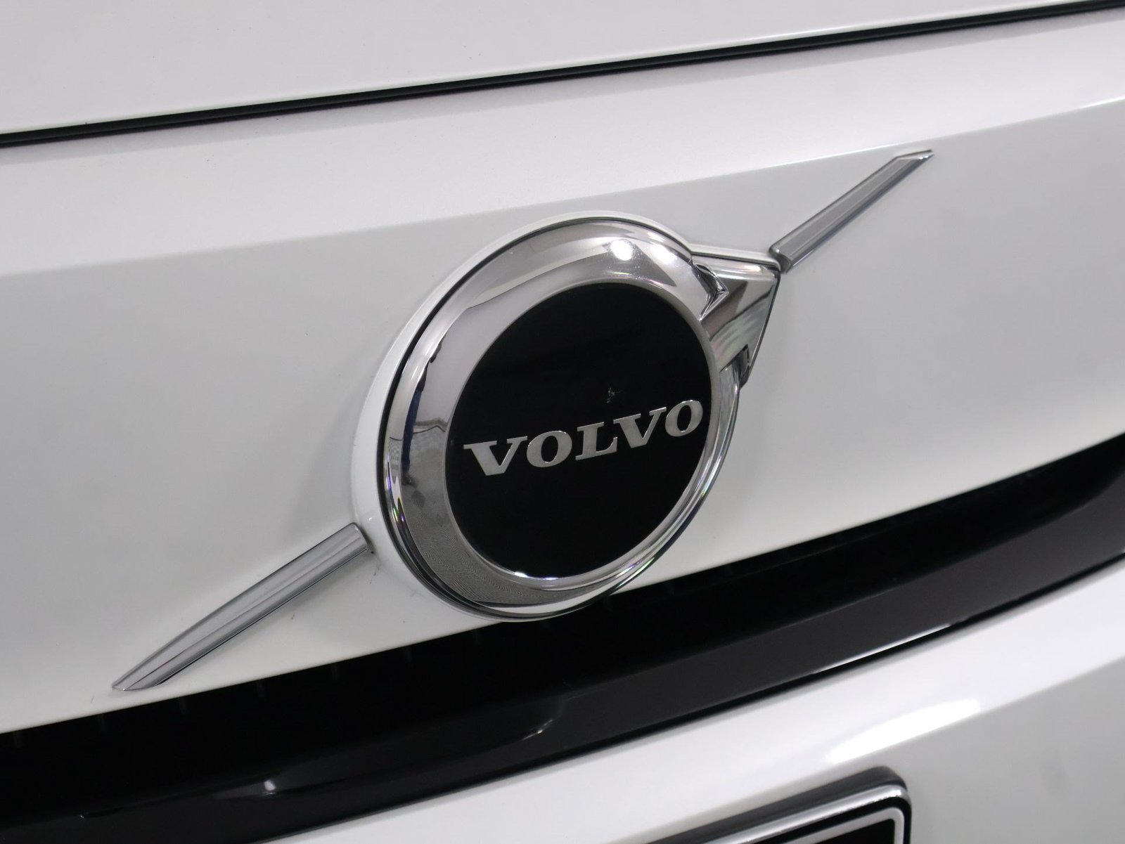 Certified 2023 Volvo XC40 Recharge Core AWD/4WD image 25