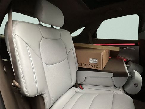 New 2026 Genesis GV70 2.5T Advanced image 10