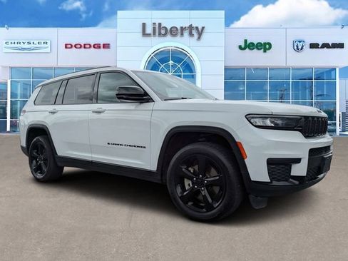 Used 2023 Jeep Grand Cherokee L Laredo AWD/4WD image 1