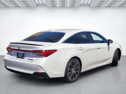Used 2021 Toyota Avalon Touring w/ Advanced Safety Package FWD image 4