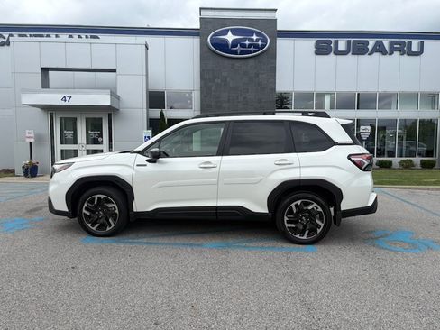 Used 2025 Subaru Forester Premium w/ Protection Package (1PH) AWD/4WD image 2