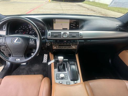 Used 2016 Lexus LS 460 RWD image 19