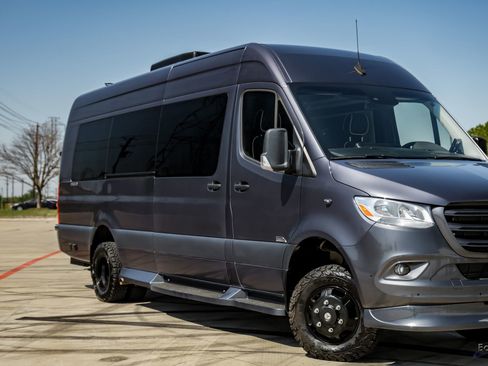 Used 2021 Mercedes-Benz Sprinter 3500 w/ Comfort Plus Package image 21