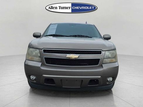 Used 2011 Chevrolet Tahoe LT w/ Luxury Package image 3