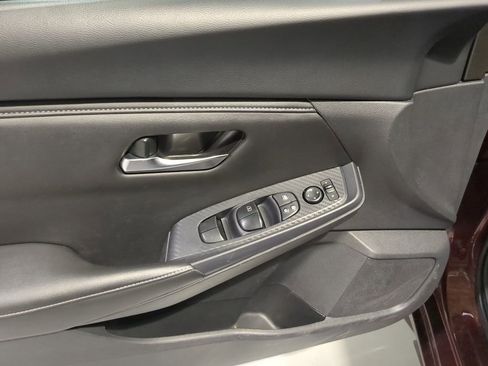 Used 2024 Nissan Sentra SV FWD image 13