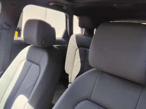 Certified 2025 Audi Q3 2.0T Premium w/ Convenience Package image 19