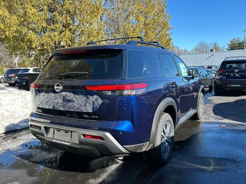 New 2026 Nissan Pathfinder SL image 2