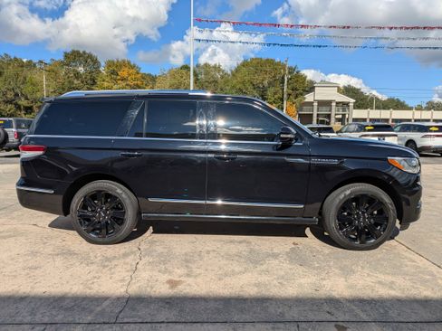 Used 2023 Lincoln Navigator Reserve image 5