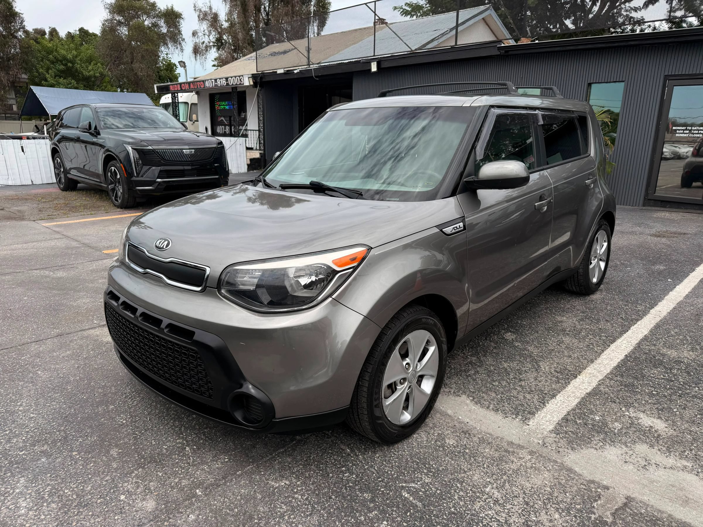 Used 2015 Kia Soul FWD image 1