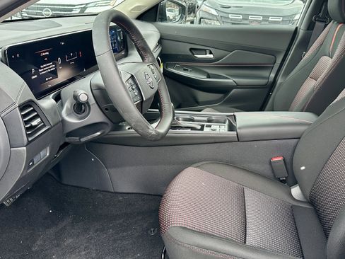 New 2026 Nissan Sentra SR w/ Floor Mat Package FWD image 27