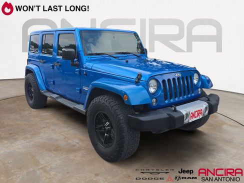 Used 2015 Jeep Wrangler Unlimited Sahara w/ Connectivity Group AWD/4WD image 1
