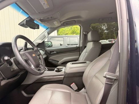Used 2017 Chevrolet Tahoe LT w/ Luxury Package RWD image 5
