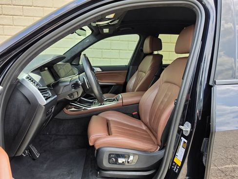 Used 2021 BMW X7 xDrive40i w/ M Sport Package AWD/4WD image 20