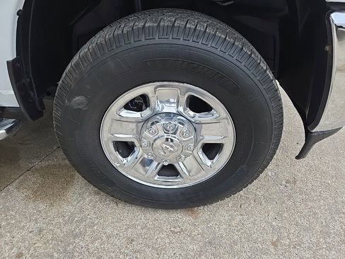 Used 2021 RAM 2500 Big Horn image 32