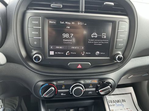 Certified 2025 Kia Soul LX w/ LX Technology Package FWD image 22