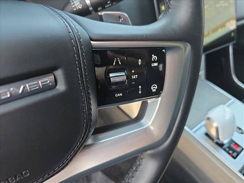 Used 2025 Land Rover Range Rover SV AWD/4WD image 20