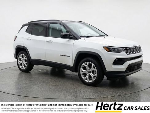 Used 2025 Jeep Compass Latitude AWD/4WD image 1