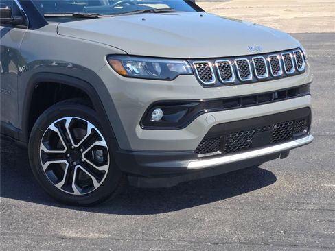 Certified 2023 Jeep Compass Limited AWD/4WD image 2