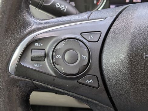 Used 2021 Buick Enclave Essence image 24