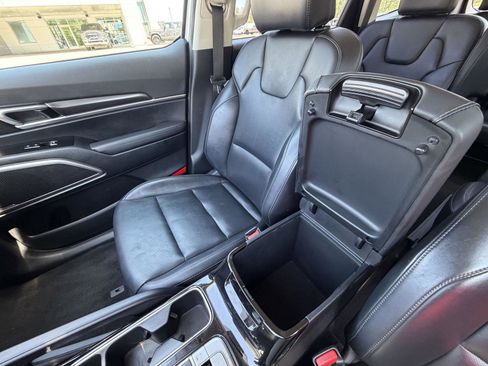 Used 2025 Kia Telluride S image 14