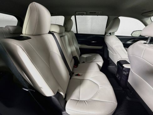 Certified 2025 Toyota Grand Highlander FWD image 28