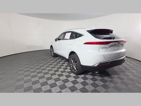 Used 2024 Toyota Venza XLE AWD/4WD image 43