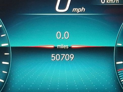 Used 2021 Mercedes-Benz GLA 250 GLA 250 image 2