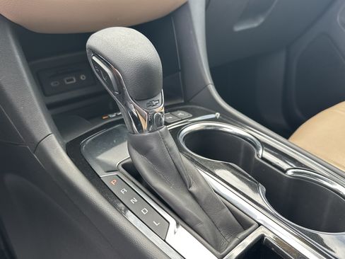 Used 2023 Chevrolet Equinox Premier FWD image 32
