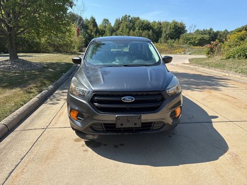 Used 2019 Ford Escape S image 2