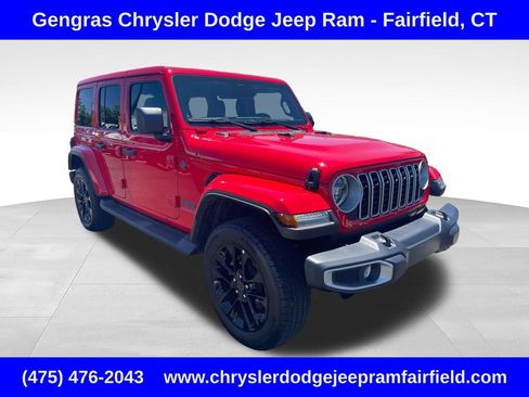 Certified 2025 Jeep Wrangler Unlimited Sahara AWD/4WD image 1