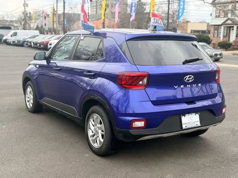 Used 2021 Hyundai Venue SE image 8