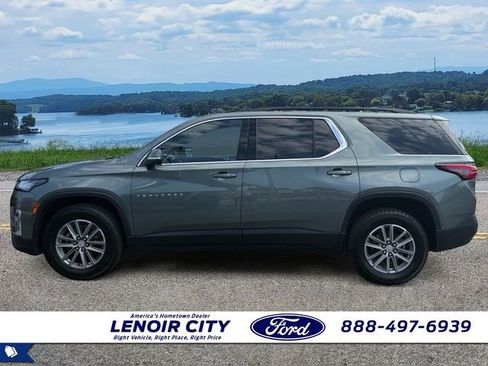 Used 2023 Chevrolet Traverse LT FWD image 6