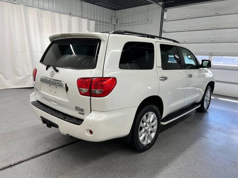 Used 2010 Toyota Sequoia Platinum AWD/4WD image 4