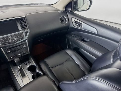 Used 2019 Nissan Pathfinder SL image 25