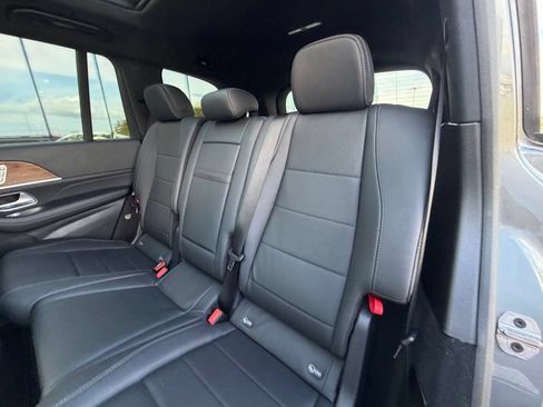 Used 2025 Mercedes-Benz GLS 450 4MATIC image 18