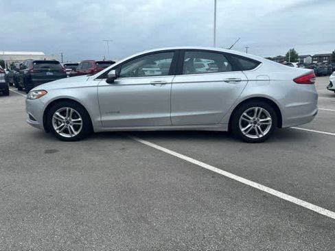Used 2018 Ford Fusion S FWD image 2