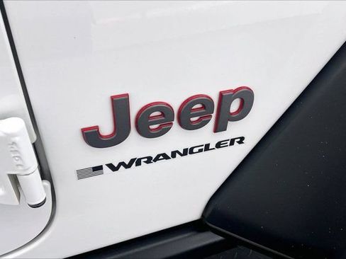 Used 2024 Jeep Wrangler Unlimited Rubicon AWD/4WD image 32