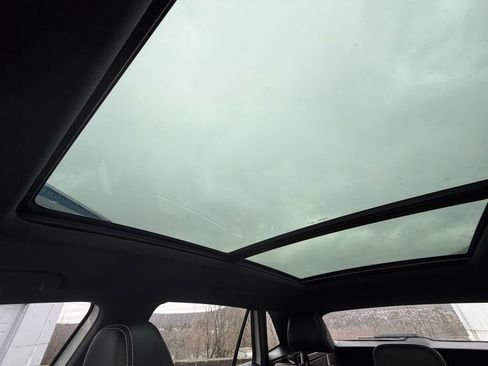 Used 2023 Volkswagen Atlas Cross Sport SE image 44