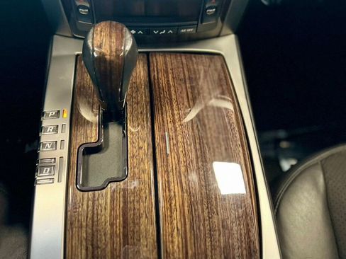 Used 2006 Cadillac XLR V image 23