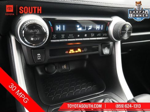 Used 2025 Toyota RAV4 XLE AWD/4WD image 18