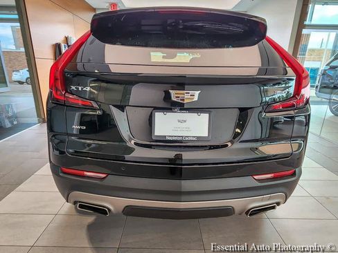 Used 2021 Cadillac XT4 Premium Luxury w/ Cold Weather Package AWD/4WD image 5