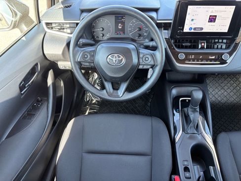 Used 2025 Toyota Corolla LE FWD image 13
