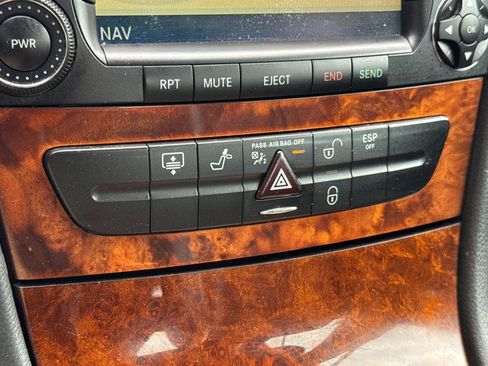 Used 2005 Mercedes-Benz E 320 Sedan image 25
